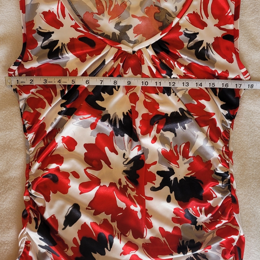 Large Like New New York & Co top